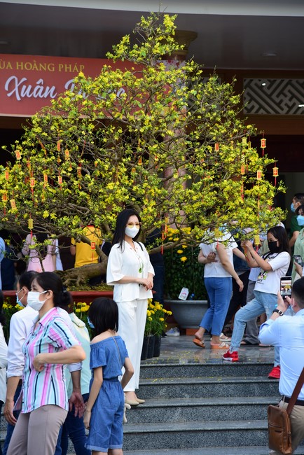 Chùm ảnh mồng một Tết Nhâm Dần